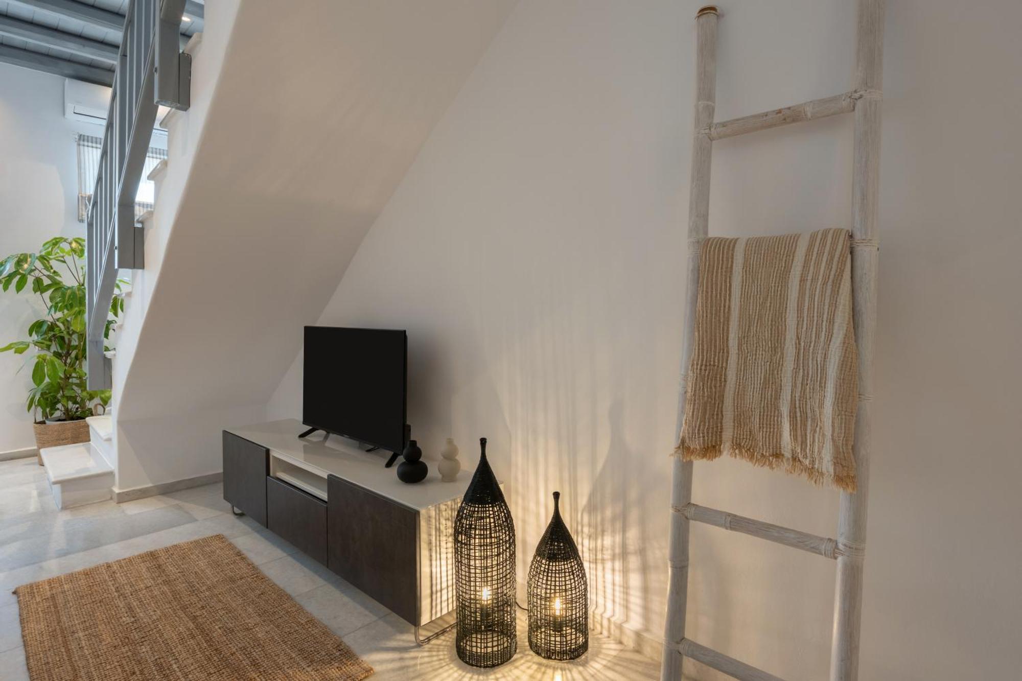 Caper-2 Bedroom Traditional Home With Amazing View Nausa Zewnętrze zdjęcie